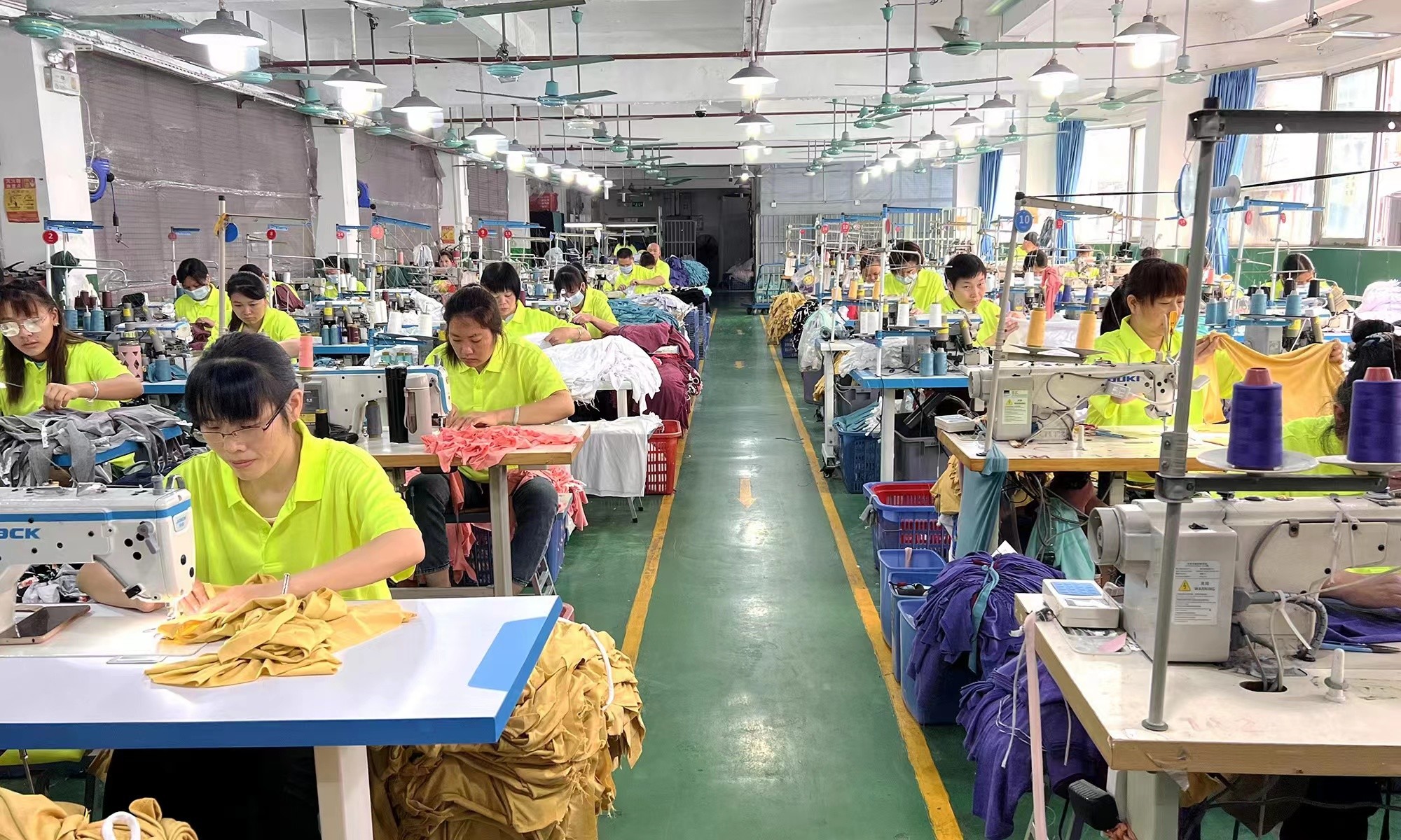 Guangzhou Vinas clothing technology Co., LTD linia produkcyjna fabryki