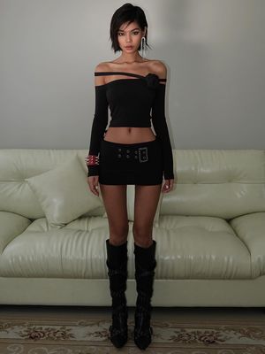 Nowa moda na zamówienie trójwymiarowa linia kwiatowa ramię długi rękaw górny pochylony ramię upraw T-shirt kobieta