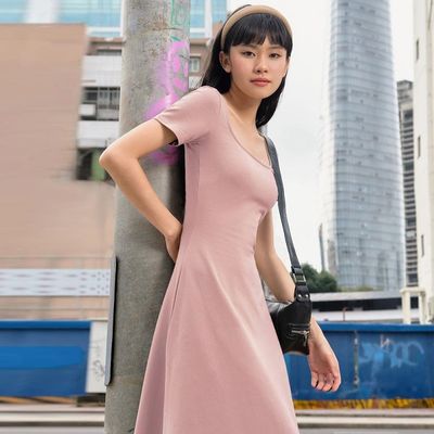 Zdjęcie z ulicy mody Slim Solid Color U - szyja Krótka rękawiczka suknia